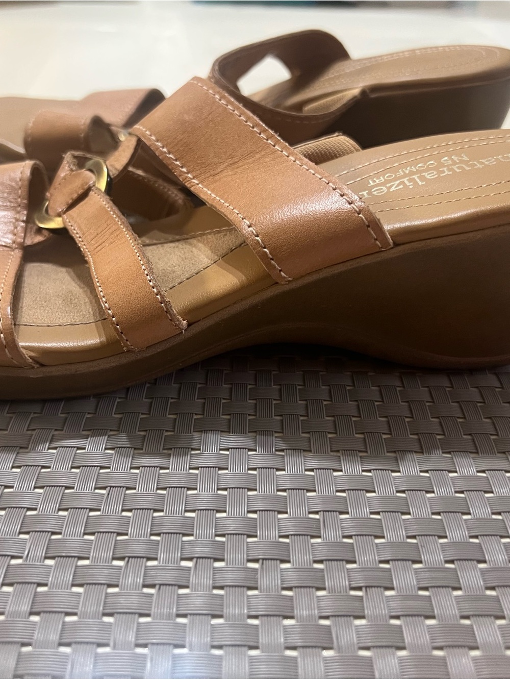 Naturalizer Women's Tan Leather Wedge Slide Sandal
